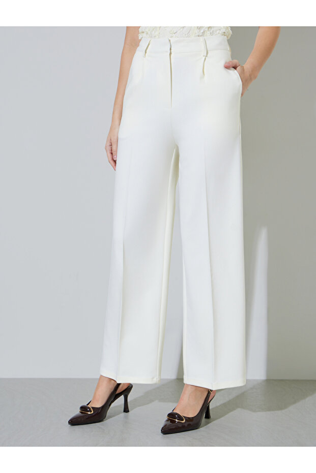 Off White Solid Tailored Wide-Leg Trousers