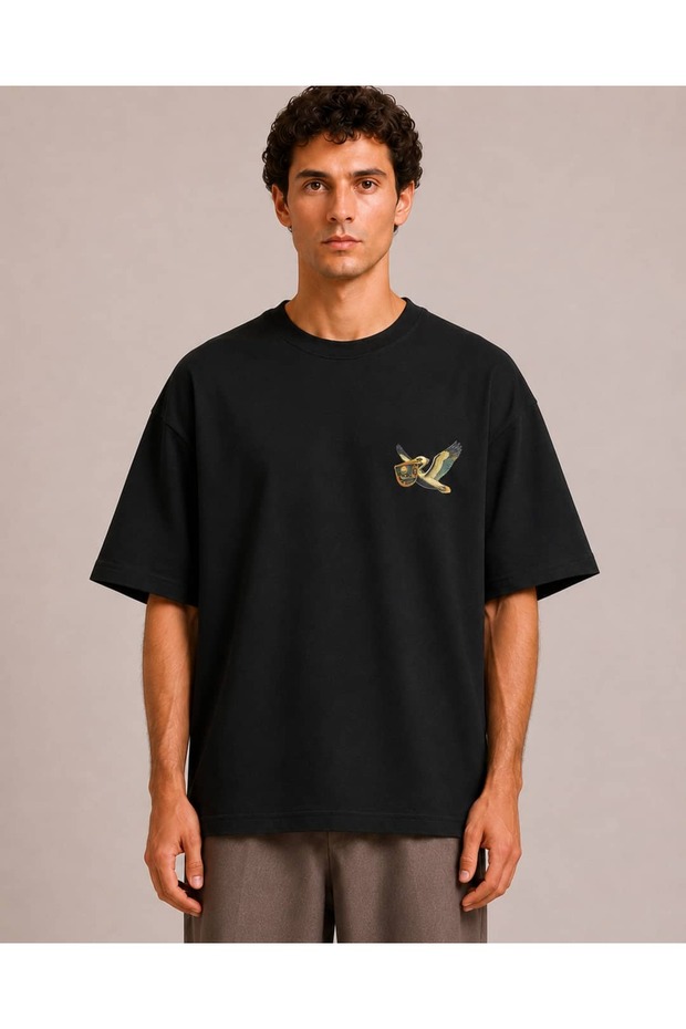 Black Oversize Minimal Pelikan Turntable Printed Design T-Shirt