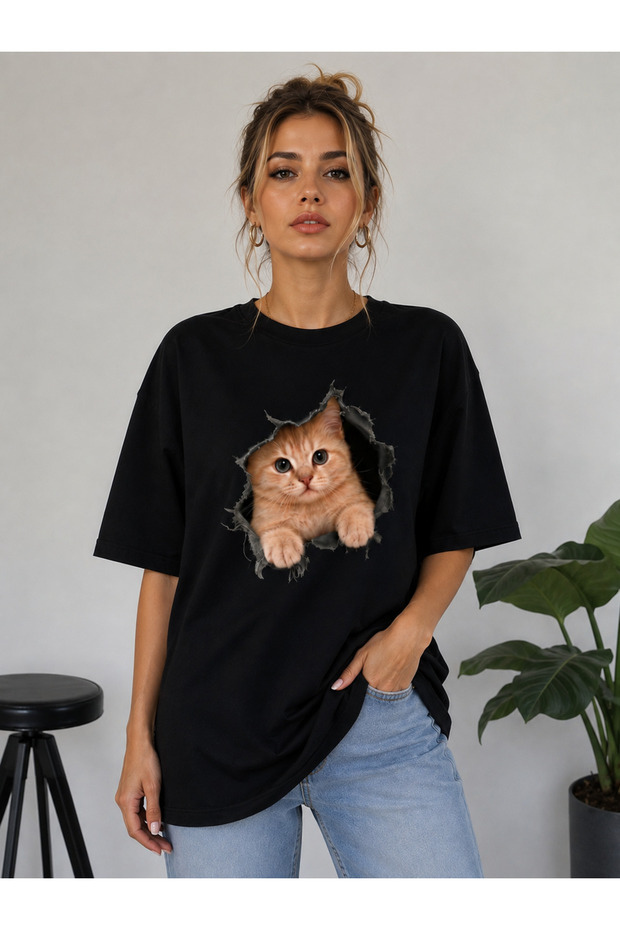 Cute Cat Printed 3D Ripped Effect Half Oversize Crew Neck Unisex T-Shirt – Cute Cat Graphic Printed Casual T-Shirt