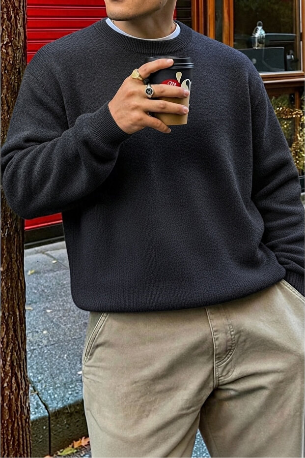 Men's Standard Fit Crew Neck Knit Sweater