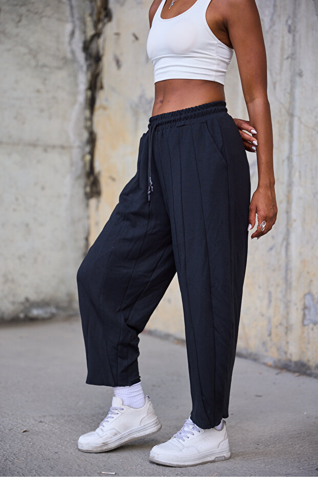 Women's Baguette Pants with Sewing Detail