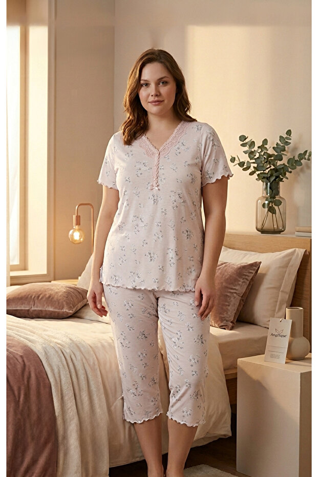 Large Size Bamboo Fabric Short Sleeve Ruffle Detailed Floral Patterned Women's Capri Suit 22330