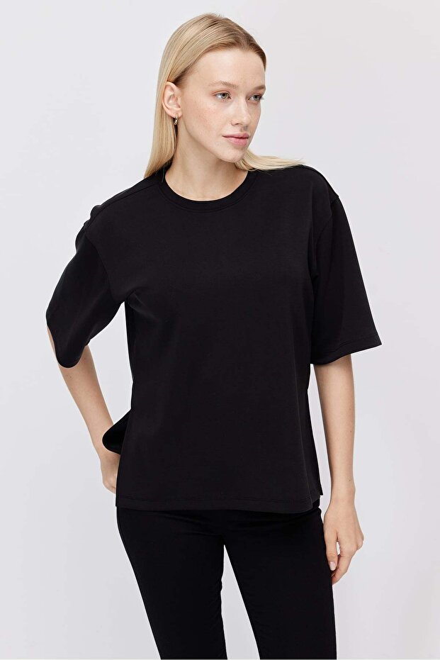 Women's Basic Crew Neck T-Shirt
