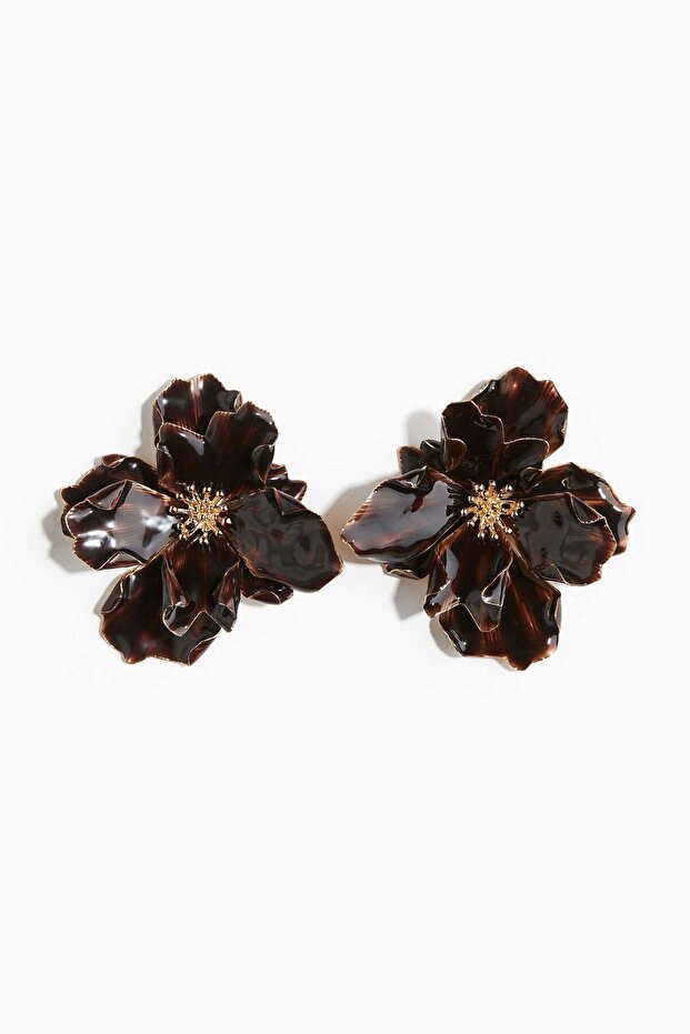 Flower-shaped earrings