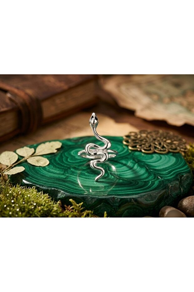 Adjustable Elegant Snake Model Women's Ring