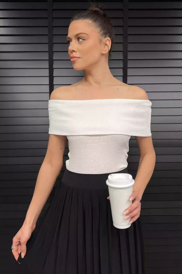 Women's Madonna Collar Camisole Blouse
