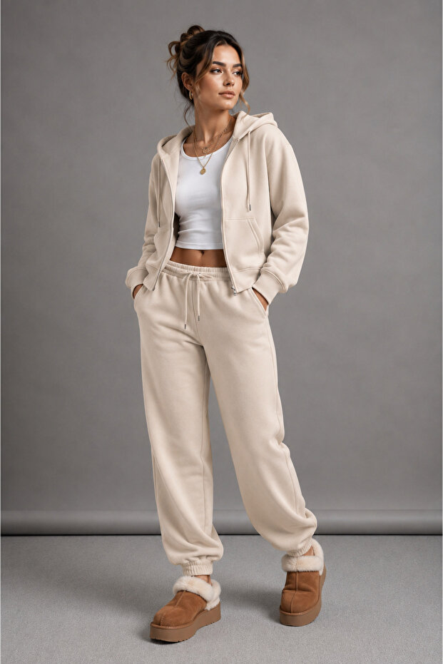 Women's Oversize Hooded Zip-Up Tracksuit Set – Sweatshirt & Jogger Pants