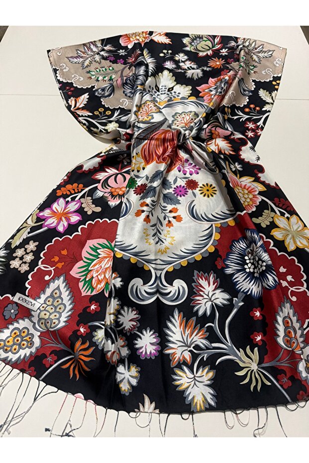 Black Crown Leaf Patterned Silk Shawl
