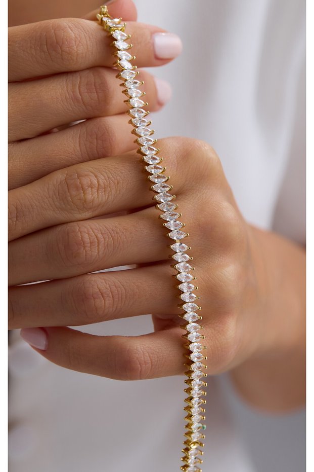 Leaf Patterned Stone Elegant Bracelet