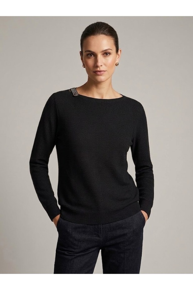 Knitwear Sweater with Stone Accessories15367