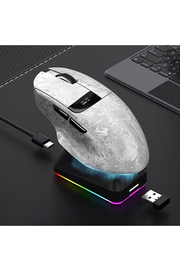 ماوس العاب لاسلكي V3 برو فائق الخفة مع قاعدة شحن مغناطيسية RGB ومستشعر PAW3311 وبلوتوث 2.4G لاسلكي/س