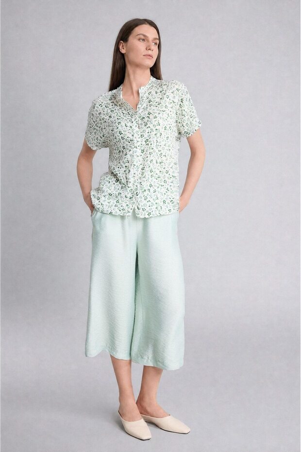 Straight Fit Wide Leg Capri with Pockets F0988Ax26Sm