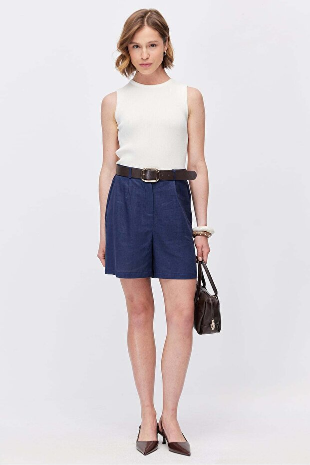 Women's Linen Blend Pleated Shorts