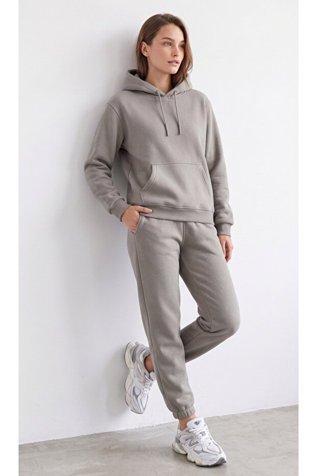 Women's 3 Thread Winter Thick Fleece Lined Sweatpants Set with Kangaroo Pockets