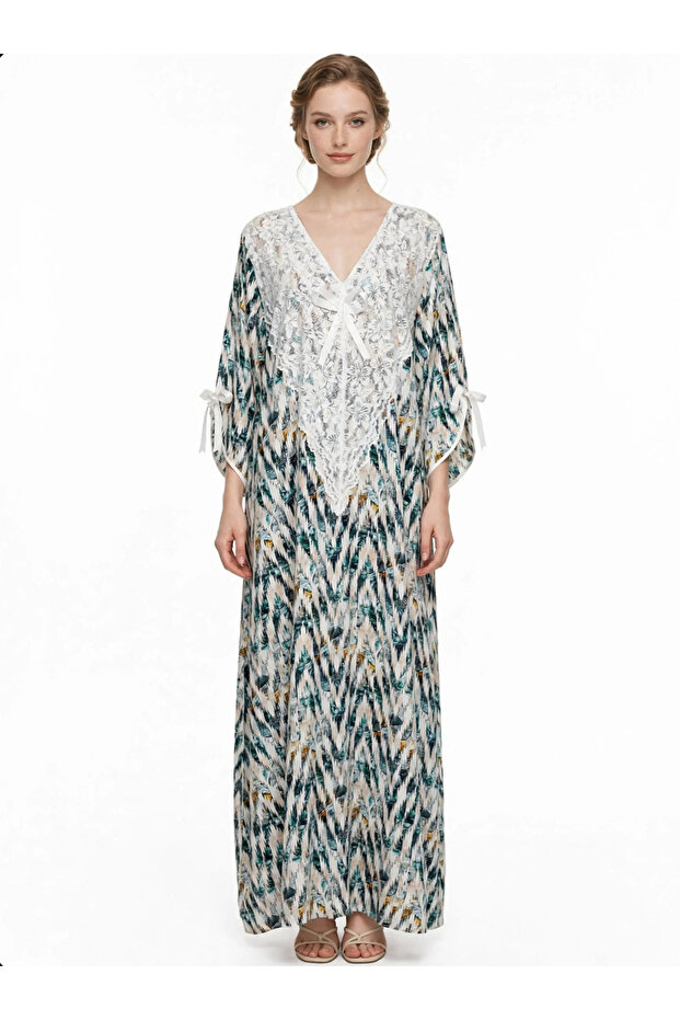 Summer Loose-Fitting and Comfortable Robe with Lace Decoration