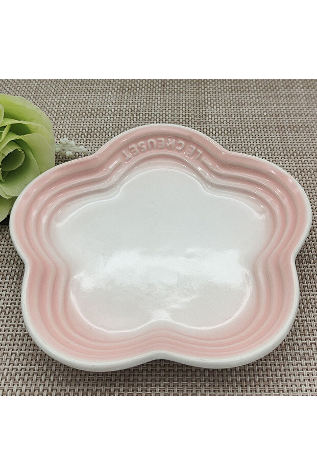 5.5 inch Pink white Household Ceramic Macaron Color Small Plum Blossom Disc Modeling Cute Mini Sauce