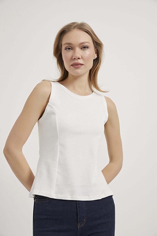 Sleeveless Blouse with Flounces on the Skirt