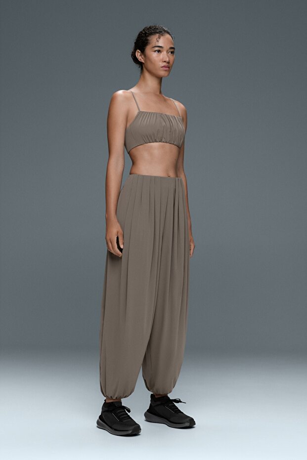 Light Touch pleated joggers