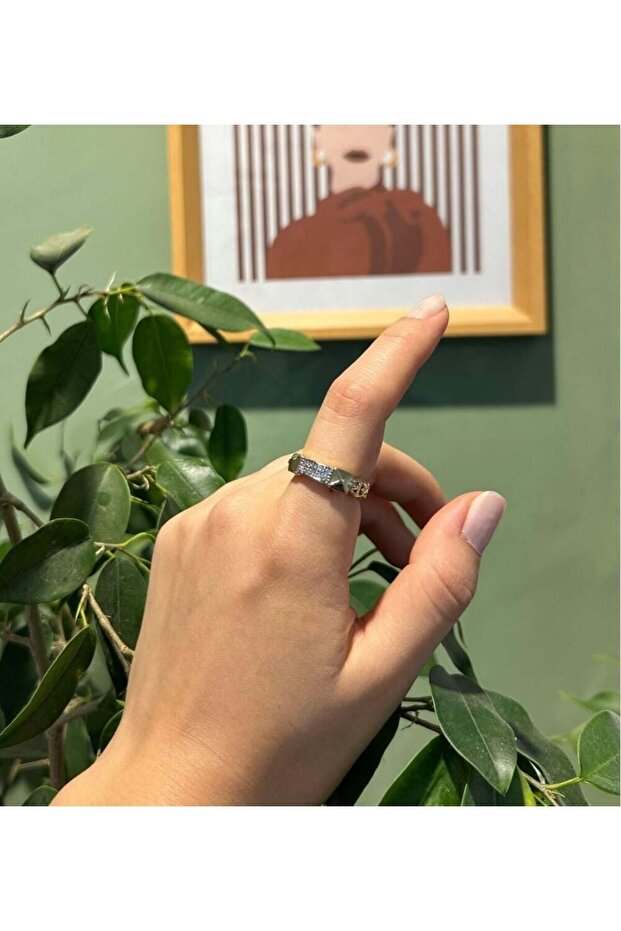 Ring with Thick Stones