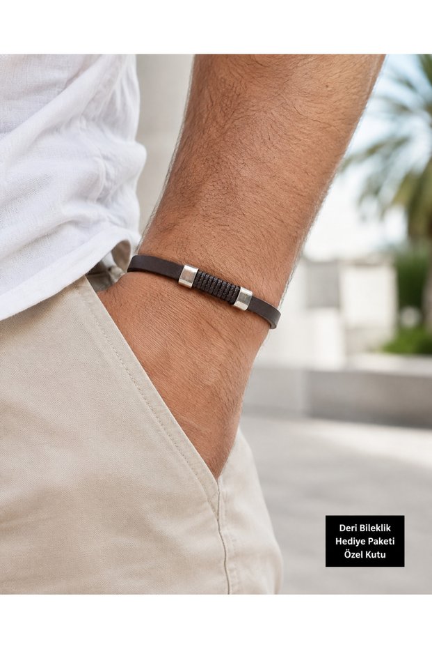 Valmont Men's Leather Bracelet – Premium Design with Metal Detail