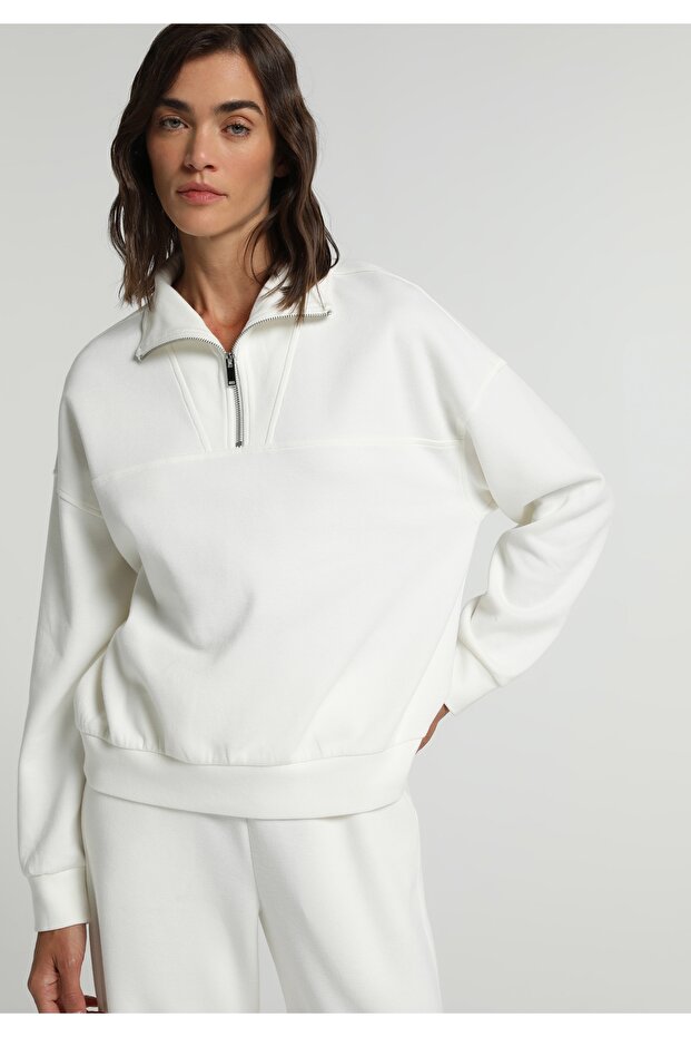 Regular Fit Zippered Plain Women's White Sweatshirt