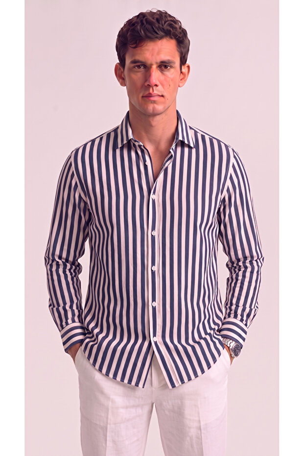 Men's Long Sleeve Buttoned White Striped Shirt
