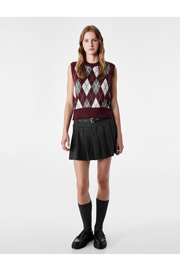 Jacquard Crew Neck Sleeveless Knitwear Argyle Patterned Sweater