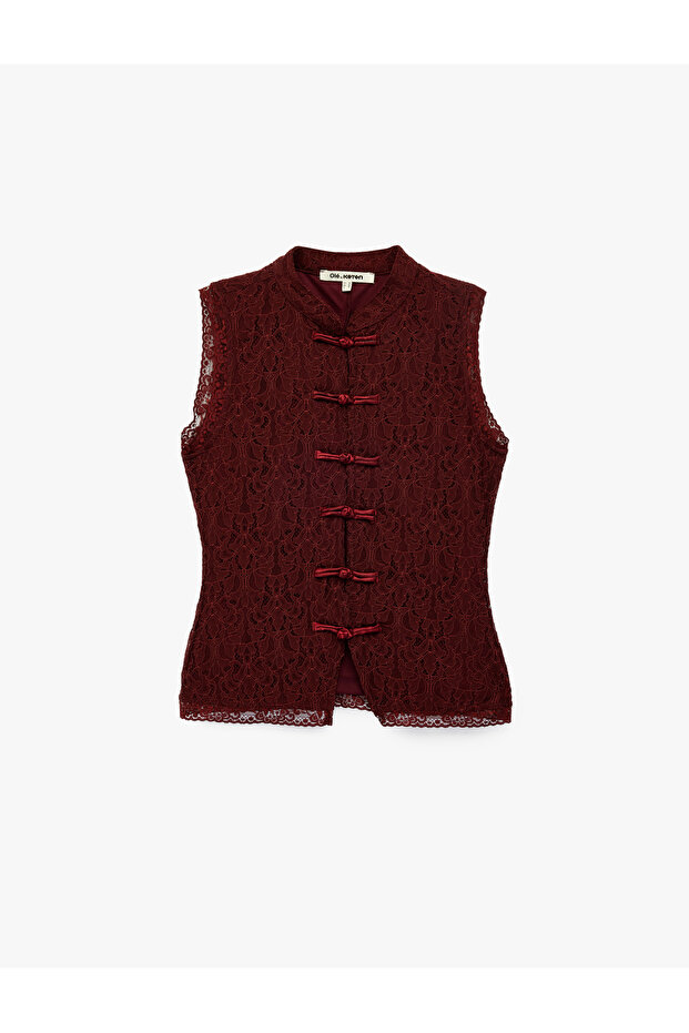 Napoleon Closure Buttoned High Collar Sleeveless Lace Blouse