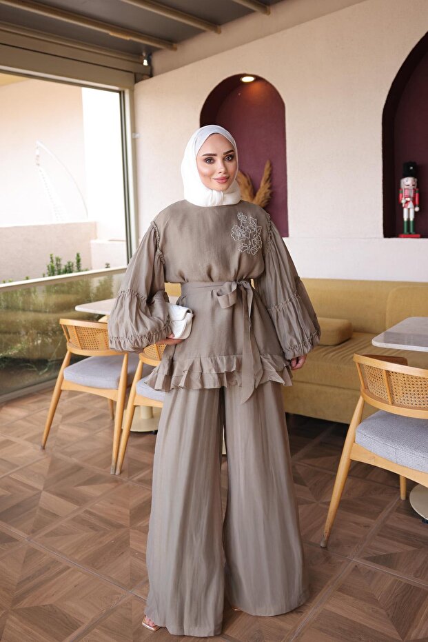 Khaki Tie-Waist Balloon Sleeve Ruffle Tunic Pants Set