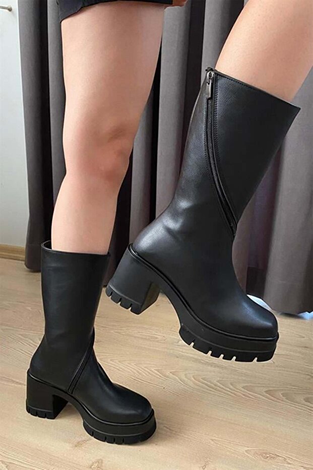 Women's Black Leather Swivel Zipper Boots