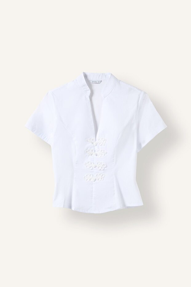 100% Cotton Fitted Hakim Collar Floral Appliqued Short Sleeve Poplin Blouse I7460Ax26Hs