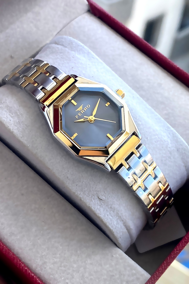 Women's wristwatch steel band waterproof 2 years warranty boxed