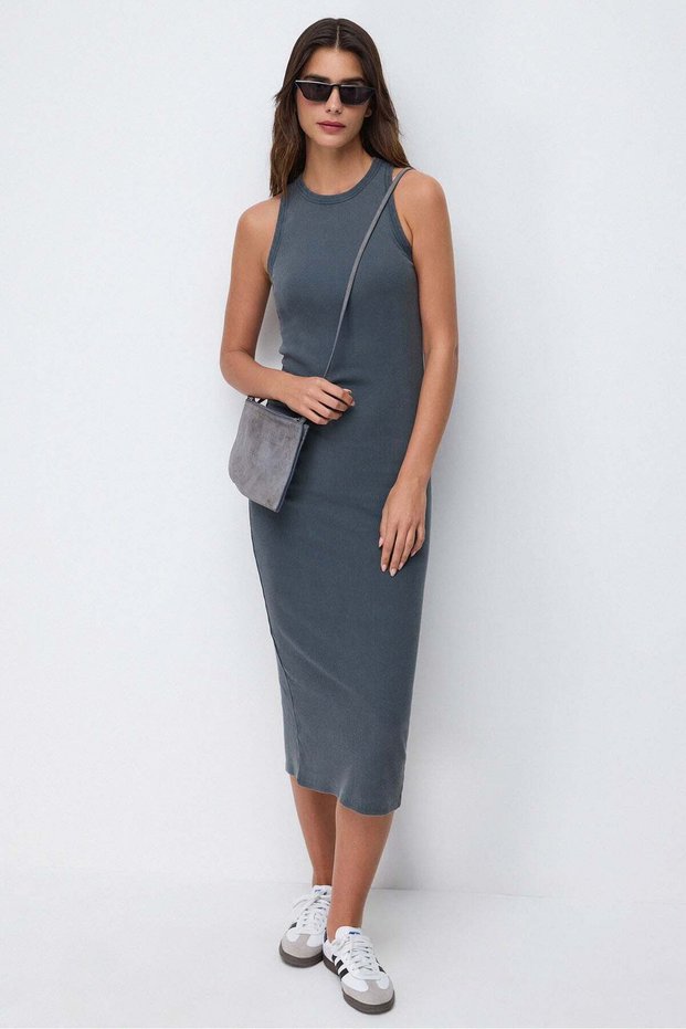 Rochie midi cu decolteu