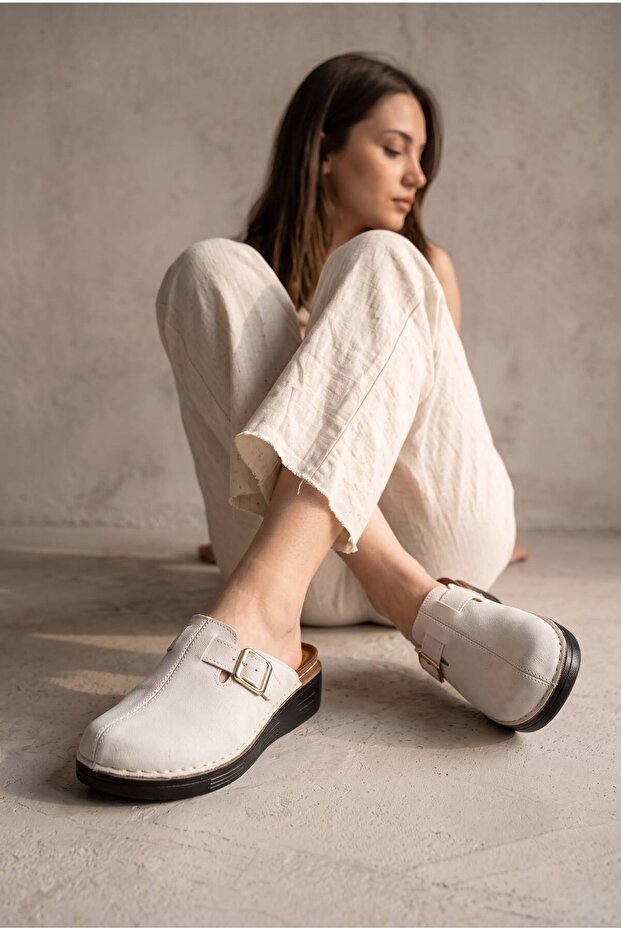 Soft Leather, Closed Front, Nubuck Buckle Detail, Fully Stitched, Orthopedic, Suitable for Daily Use, Women's Slippers.