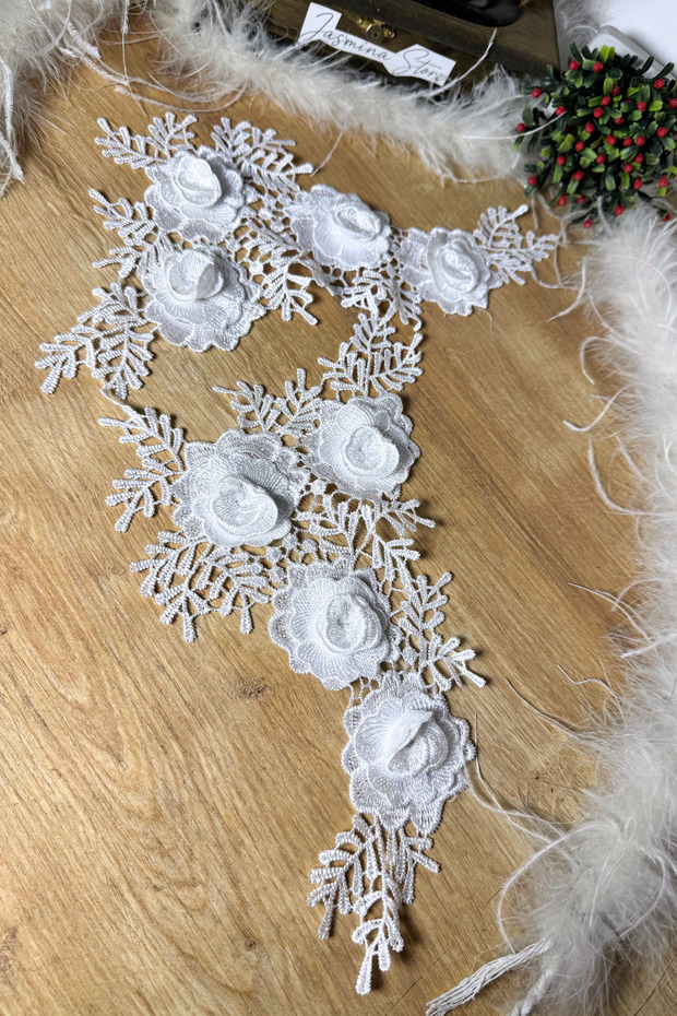 Three-Dimensional Rose Patterned White Lace Applique