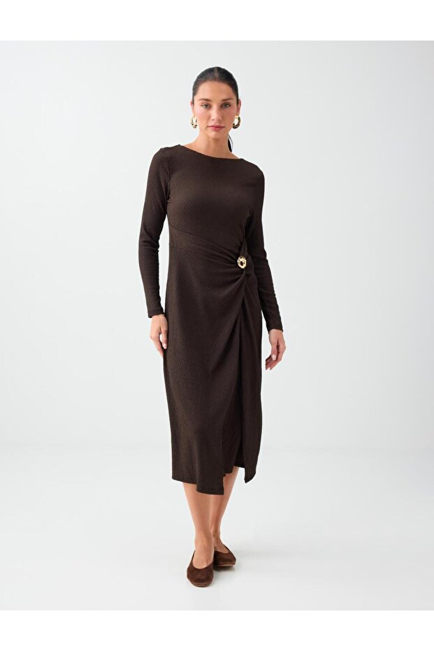 Bitter Brown Metal Accessory Detailed Boat Neck Knitted Dress