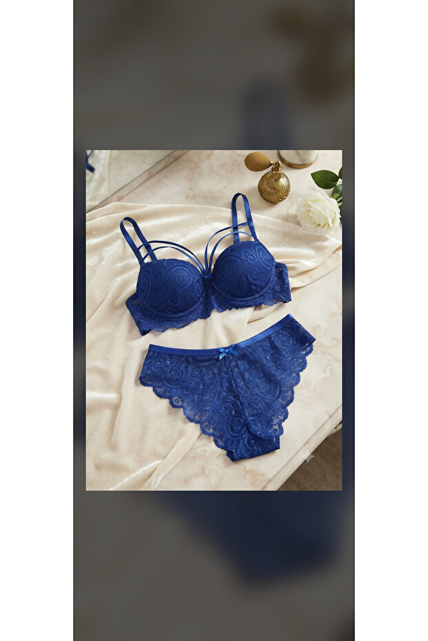 Padded Front Cross-Over Bra Set with Underwire