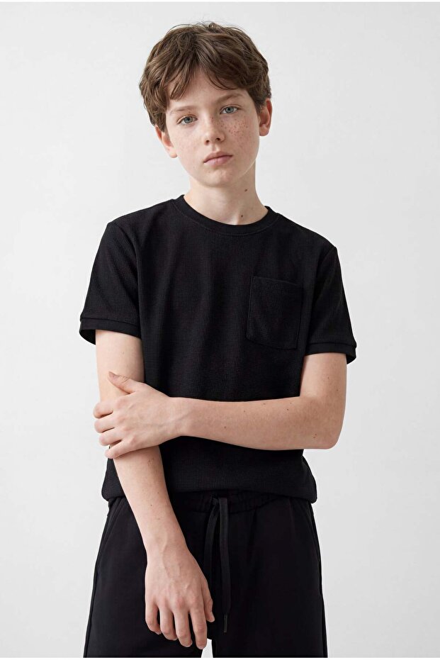 Boy's Textured Pocket Crew Neck T-Shirt
