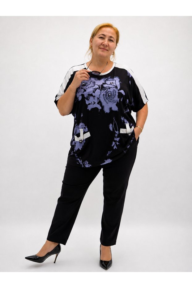 Plus Size Women's Floral Patterned Stone and Pearl Embellished Blouse with Pocket Detail