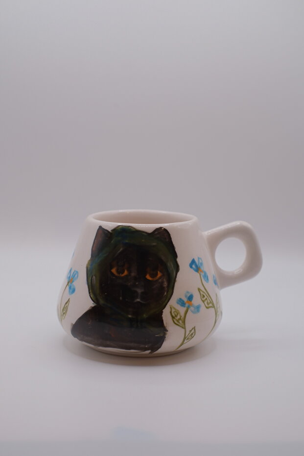 Kara kedi kupa