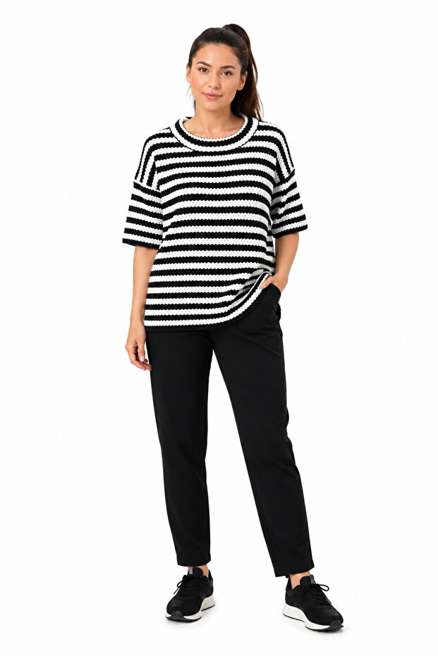Women's Black and White Striped Short Sleeve Knit Sweater