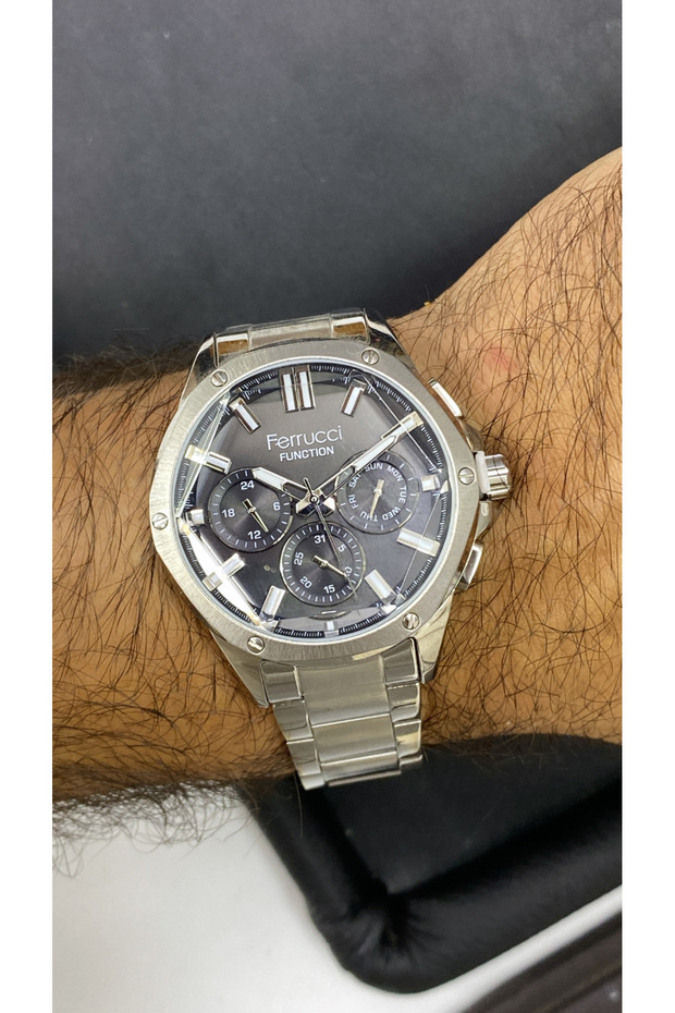 Special Cut Glass Function Steel Middle Case Men's Wristwatch