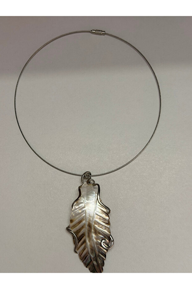 Large Leaf Motif Natural Stone Choker Necklace
