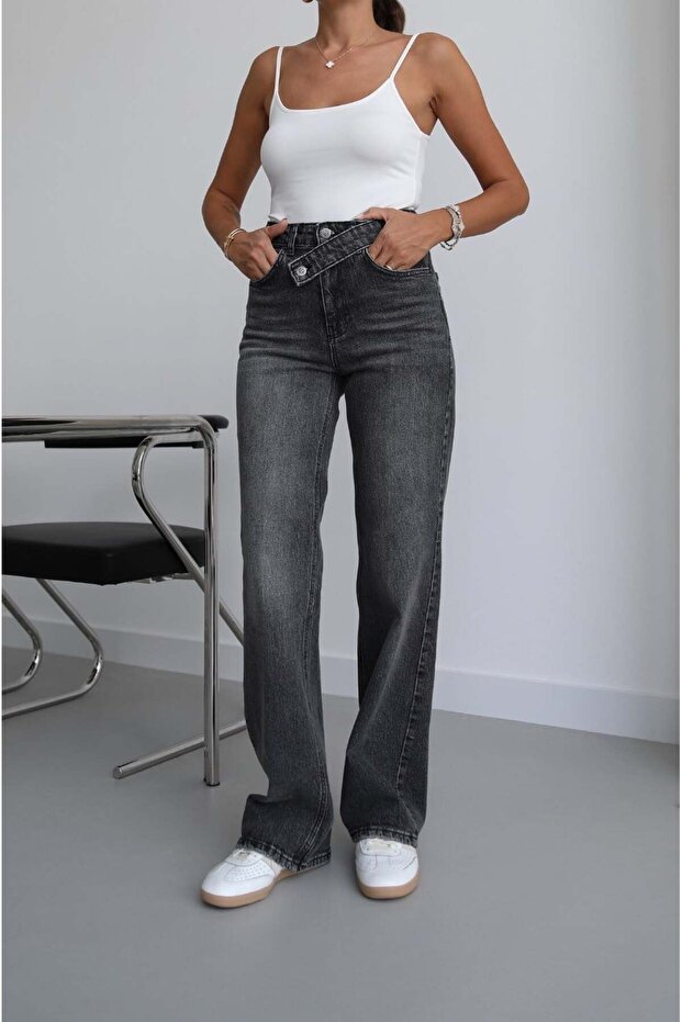 Smoked Cross Belt Detailed Jeans
