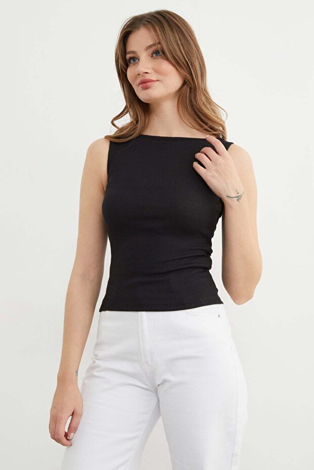 Corded Fabric Boat Neck Body