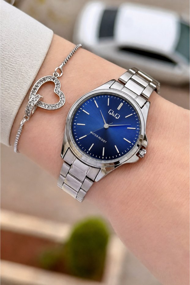 Dial in Navy Blue, Strap in Metallic Color, 30 mm Women's Wristwatch