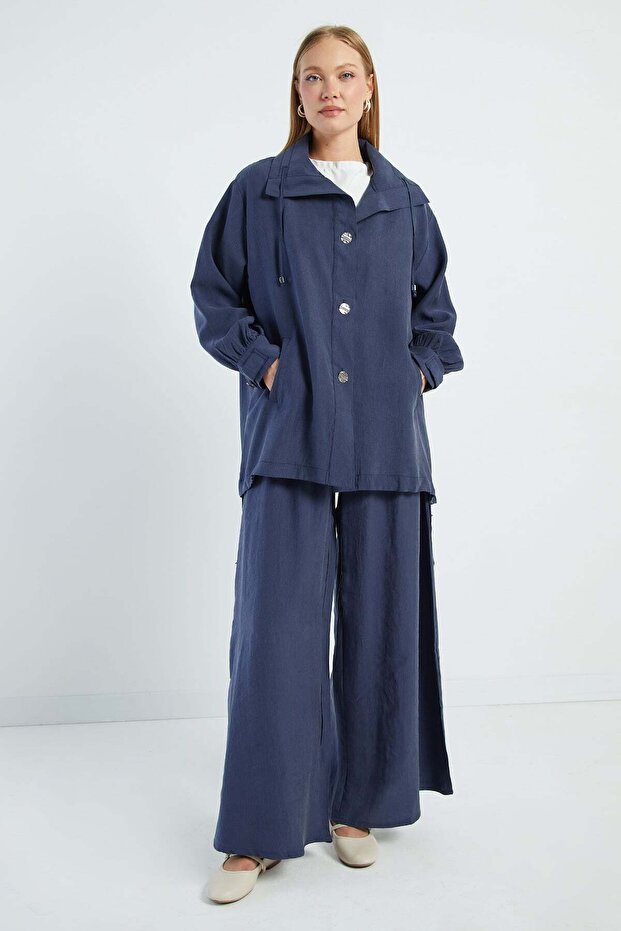 Oversized Trench Coat with Buttoned Stopper