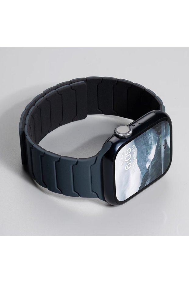 42 44 45 46 49mm Midnight black Magnetic Silicone Strap for Apple Watch Band Ultra 2 49mm 45mm 41mm
