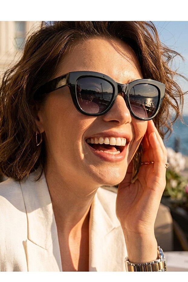 Dk4300-1 Black Gradient Polarized Glass Women's Sunglasses