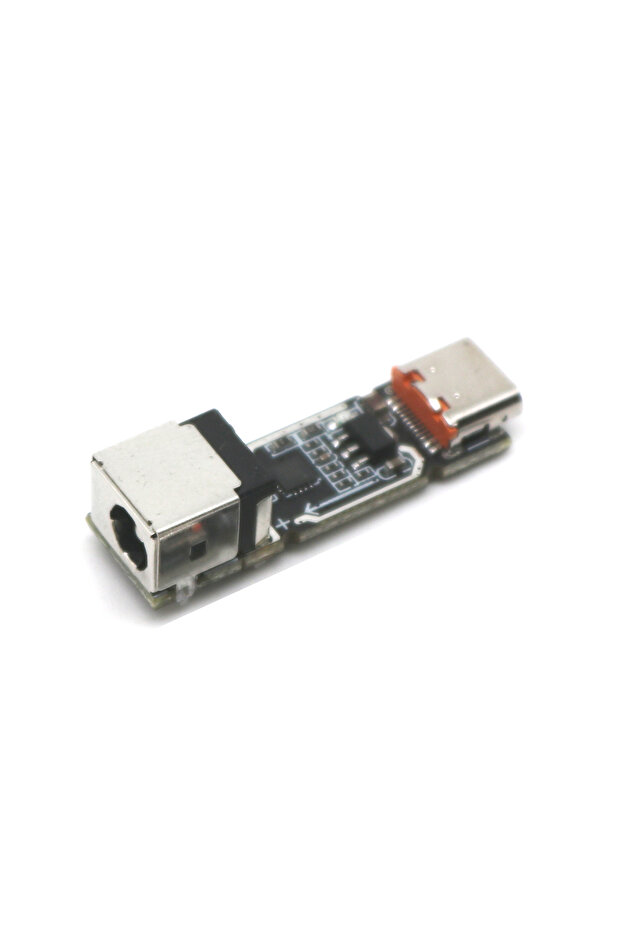جهد افتراضي 28 فولت مع مقبس تيار مستمر PD3.1 بقدرة 140 واط و5 أمبير، منفذ USB من النوع C إلى تيار مستمر، شحن سريع بتقنية USB Power Delivery